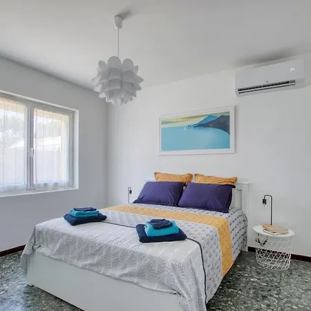 Holiday home Coquelicot - Maison Climatisee Avec Piscine Six-Fours-les-Plages