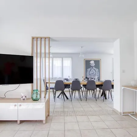 Holiday home Coquelicot - Maison Climatisee Avec Piscine Six-Fours-les-Plages